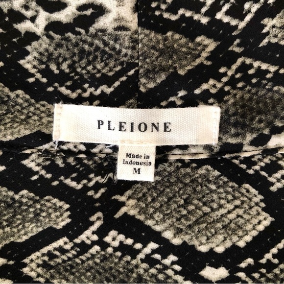 Reptile Print Pleione Pullover Blouse from Nordstrom - Picture 5 of 7